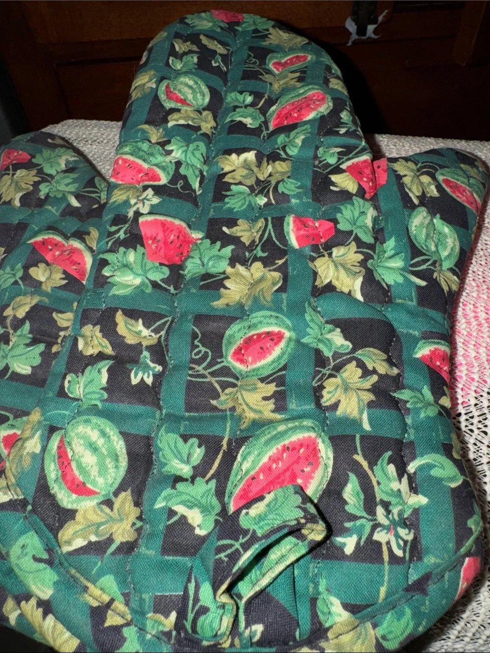Vintage Watermelon Print Quilted Oven Mitts